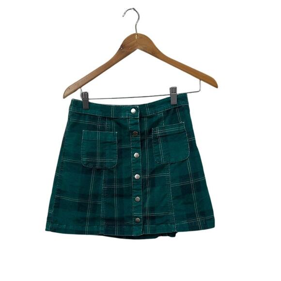 Urban Outfitters Green Plaid Mini Skirt size M - Picture 2 of 7